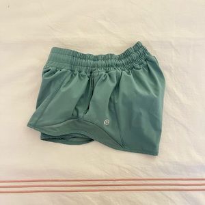 Forest/Olive green 2.5 hotty hot Lululemon shorts